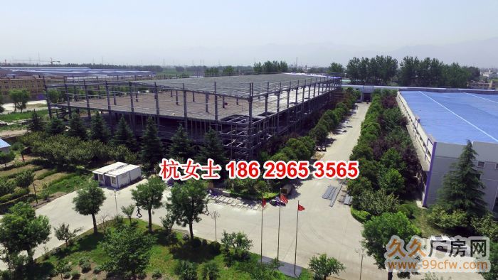开发区西高新约18公里;南距关中南环线环山旅游路约8公里;西与国际化大都市副中心城市户县县城区相连;北距国家最新批准设立的第四个经济新区西咸新区仅3.5公里。区内西户一级公路横穿东西,京昆(西汉)高速公路(10分钟即达西安,40分钟可达咸阳国际机场)、户县经七号公路(5分钟即达西安环山旅游路,30分钟可达咸阳)、陇海铁路西余线纵贯南北,形成了公路、铁路、航空三位一体的交通优势。 厂房介绍:我公司厂房分为三个区域,现1、2号厂房对外出租,总面积37000。 1号厂房:面积900