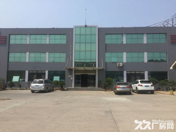 厂房位置:青岛市李沧区安顺路28号城阳与李沧交界处,汽车北站附近,紧邻重庆路,环弯路,青银高速等交通便利 单独院子,总计占地34亩,仓库面积15000平米,精装办公楼三层总计1200平,宿舍楼两层总计800平米,配备有传达室和食堂,可分租。 库房配备有行车,钢砂硬化地面。 可整租,可分租,做仓库与生产都可。 价格可议,非常勿扰, 联系我时请说明在久久厂房网看到的,谢谢!