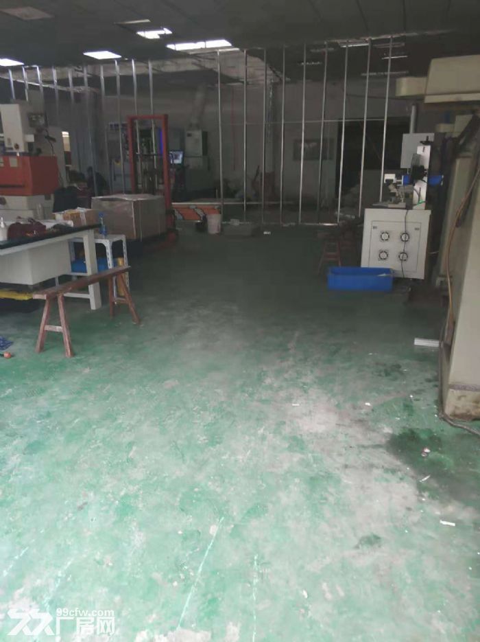 石牌镇一楼800平厂房出租无公摊无物业费证件