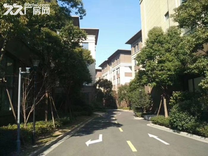 CNC數(shù)控機床 制藥設(shè)備機械 專業(yè)園區(qū)-圖（1）