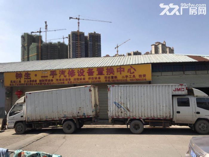 概况 照片 地图       汽配城配套仓库可做铺面可进超大货车!