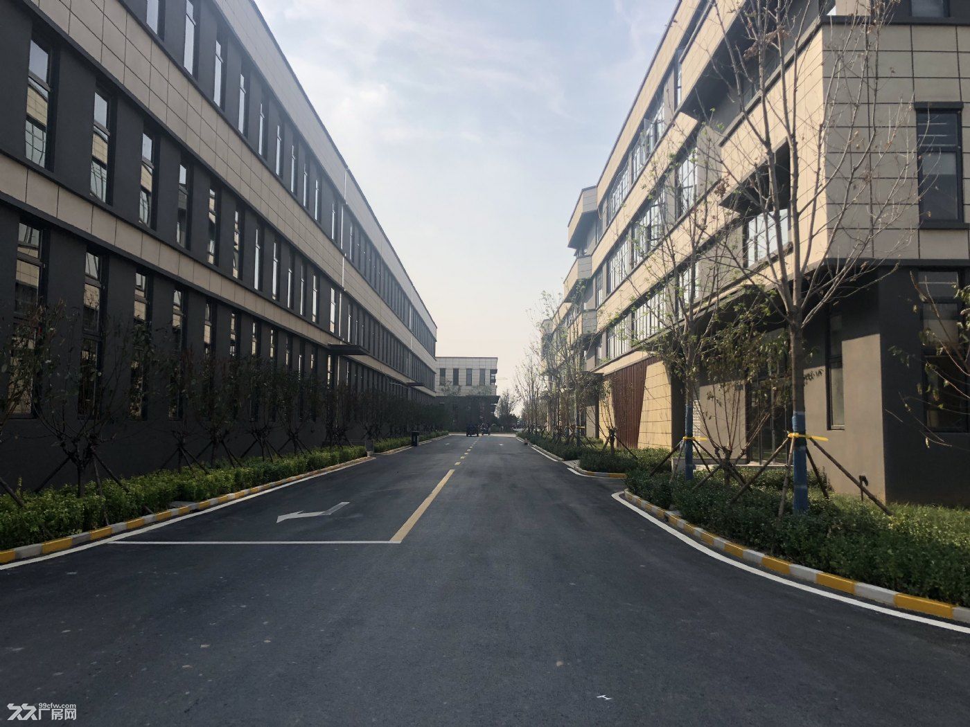 大興機(jī)場(chǎng)臨空經(jīng)濟(jì)區(qū)1200平米獨(dú)棟廠(chǎng)房 可分層出售 大產(chǎn)權(quán) 可貸款-圖(4)