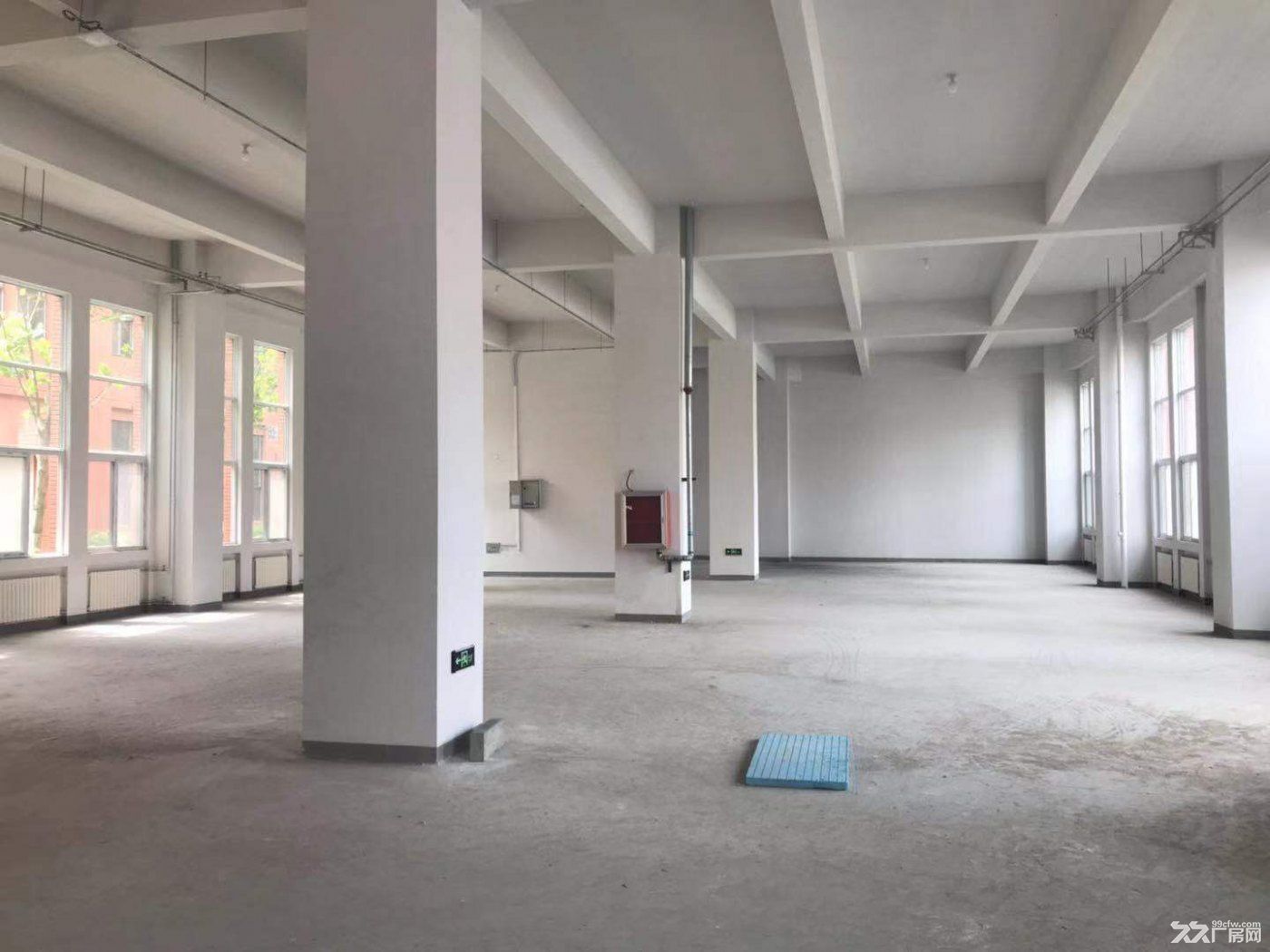 大興機(jī)場(chǎng)臨空經(jīng)濟(jì)區(qū)1200平米獨(dú)棟廠(chǎng)房 可分層出售 大產(chǎn)權(quán) 可貸款-圖(7)