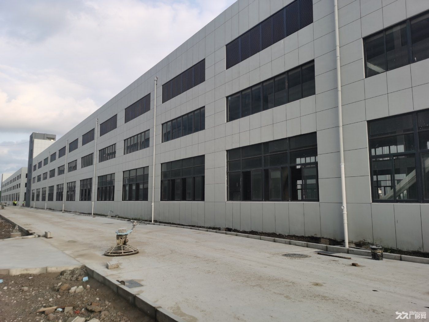 新建50年產(chǎn)權(quán) 園區(qū)配套齊全 智能食堂 獨(dú)門獨(dú)院-圖(1)