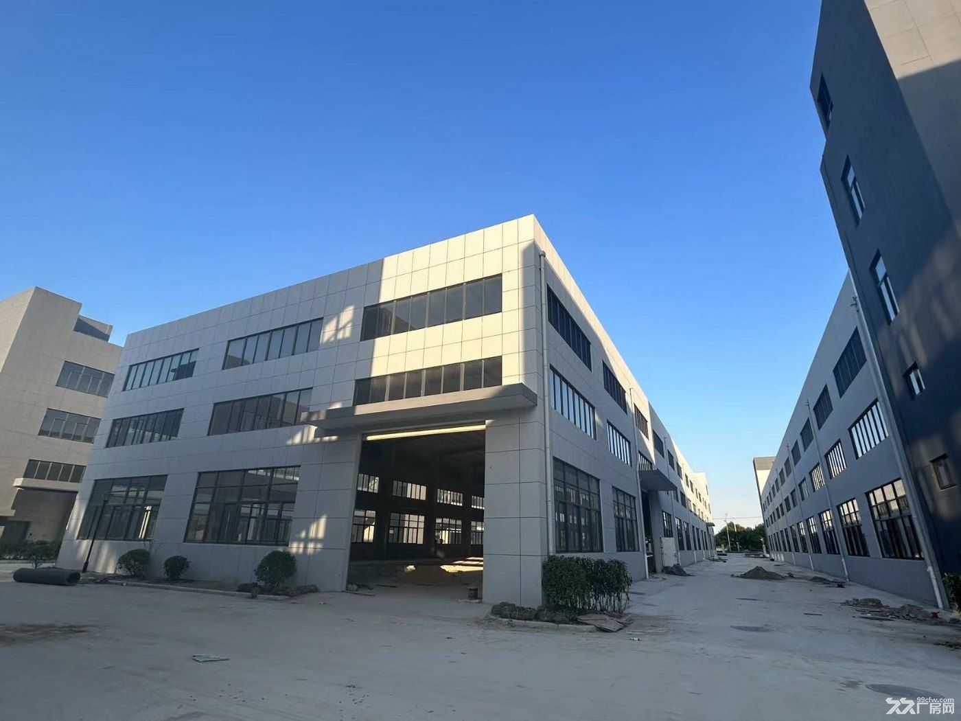 單層獨們獨院廠房出售 周邊配套齊全 僅靠高速出口 價格便宜-圖（1）