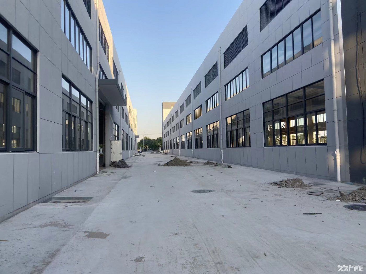 出售獨門獨院廠房 贈送大院子 緊鄰高速出口 可按揭-圖(1)