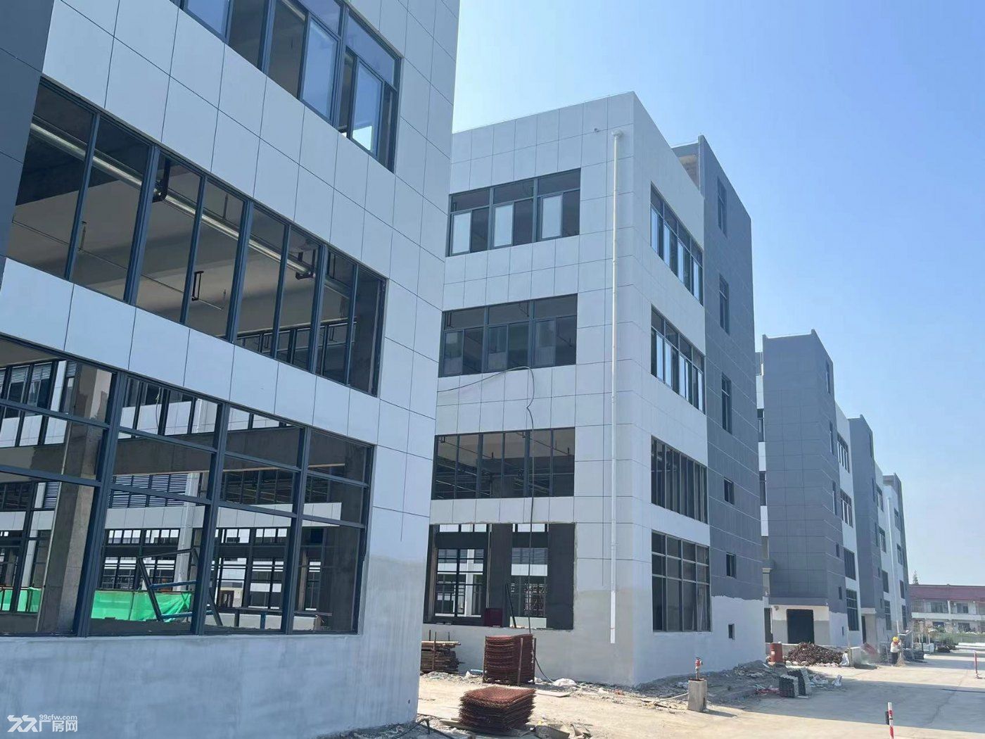 全新廠房 產(chǎn)證齊全 工業(yè)園區(qū) 獨(dú)門獨(dú)院 交通便利 可按揭-圖(2)