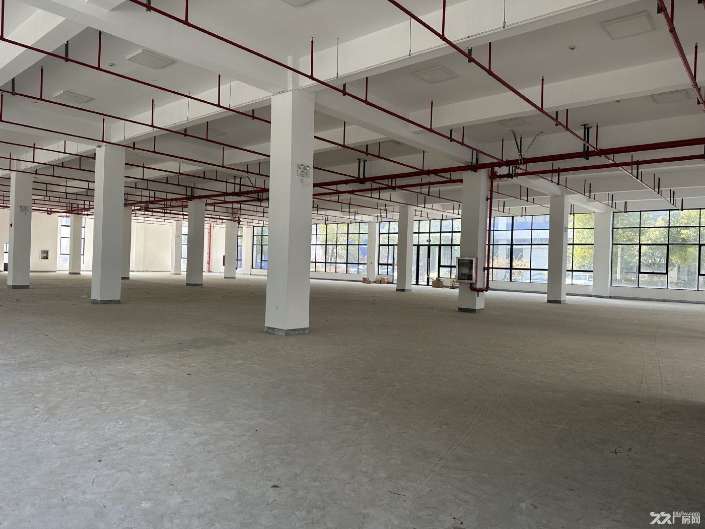 標(biāo)準(zhǔn)廠房1200平方,價(jià)格12-18不等,環(huán)境優(yōu)房租開票-圖(1)