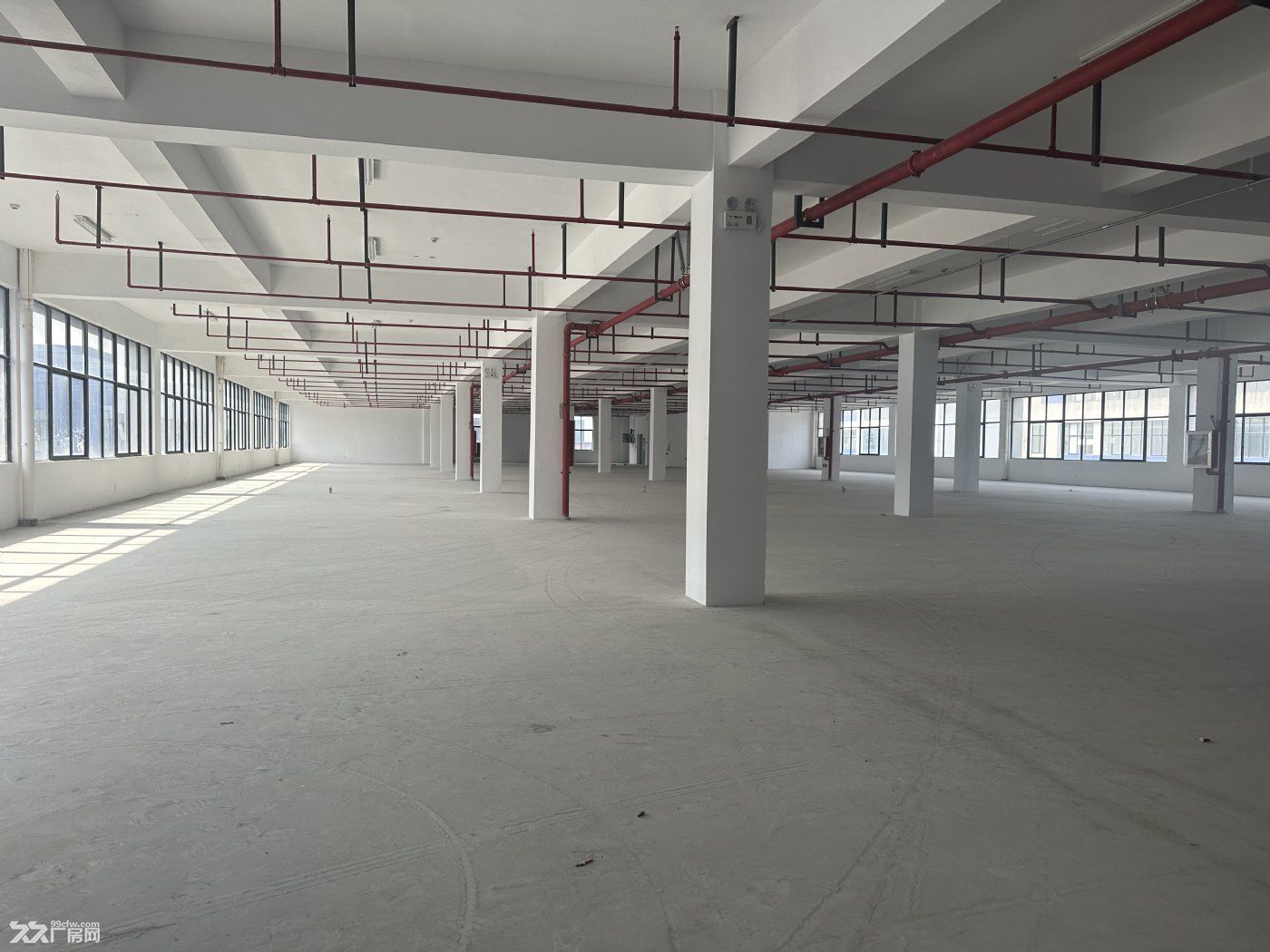 標(biāo)準(zhǔn)廠房1200平方,價(jià)格12-18不等,環(huán)境優(yōu)房租開票-圖(3)