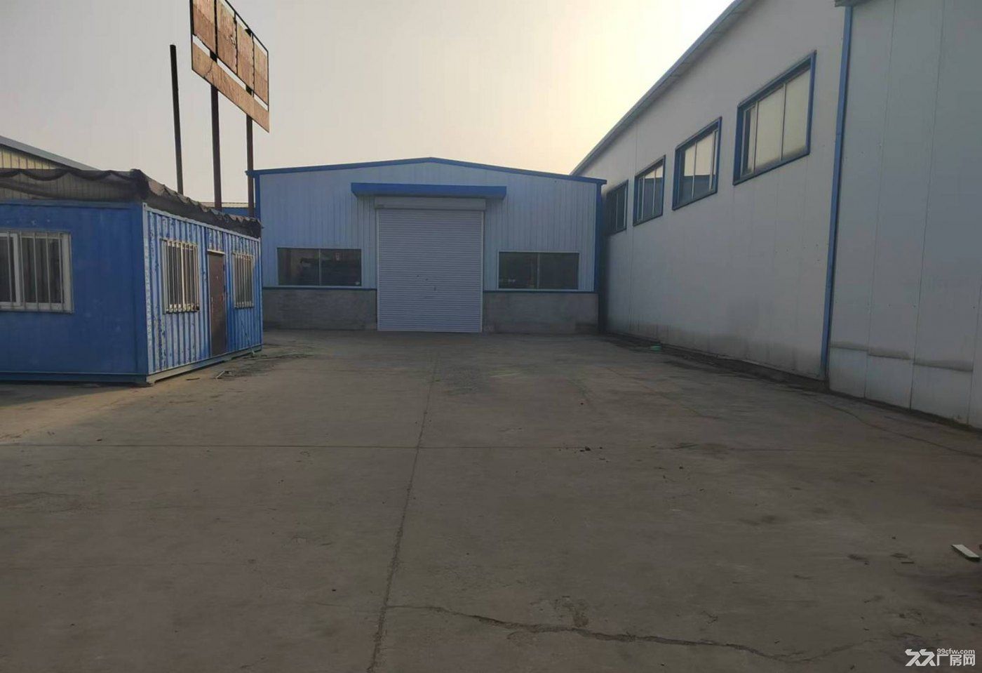 金發(fā)地市場(院內(nèi))500多平廠房場地出租-圖(1)