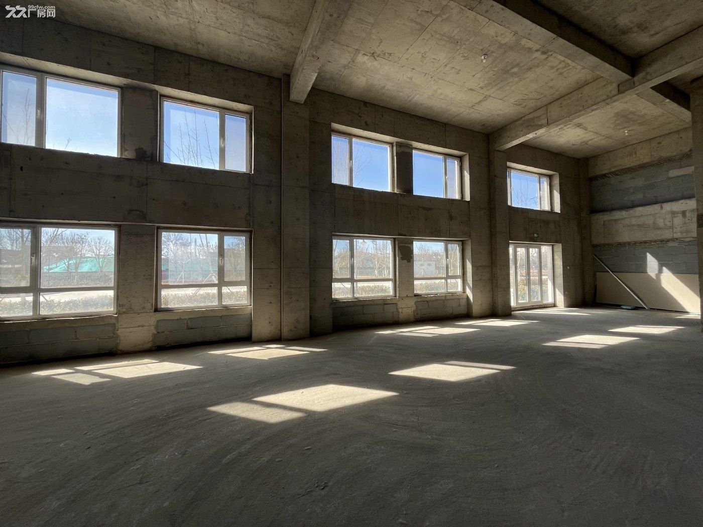 宏祥科創(chuàng)小鎮(zhèn)300平米平層出租，年租7萬，采光好通風(fēng)好-圖（5）