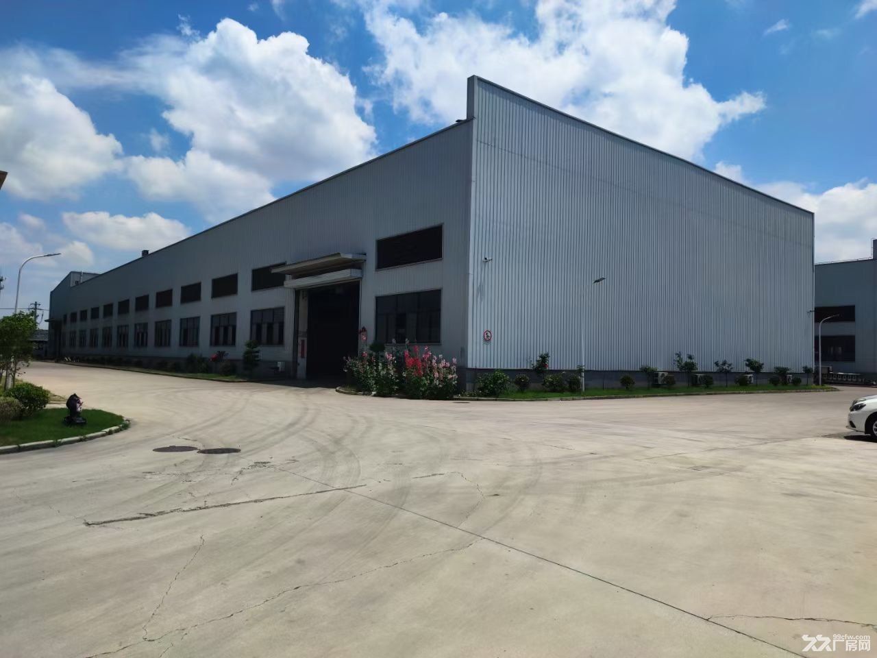 南通開發(fā)區(qū)單層鋼結(jié)構(gòu) 帶多部行車-圖(2)