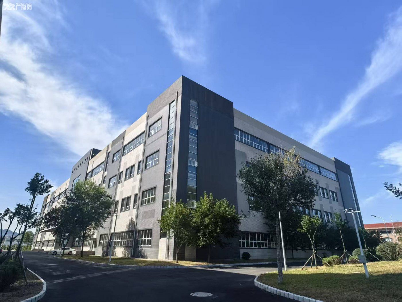 大連開發(fā)區(qū)董家溝高速口全新廠房招租-圖(1)