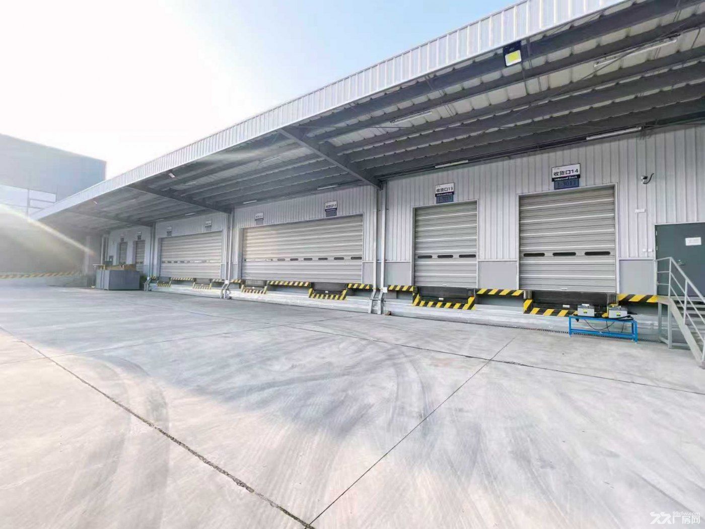 南通海安6300平到10000平丙二類高平臺倉庫無公攤出租-圖(1)